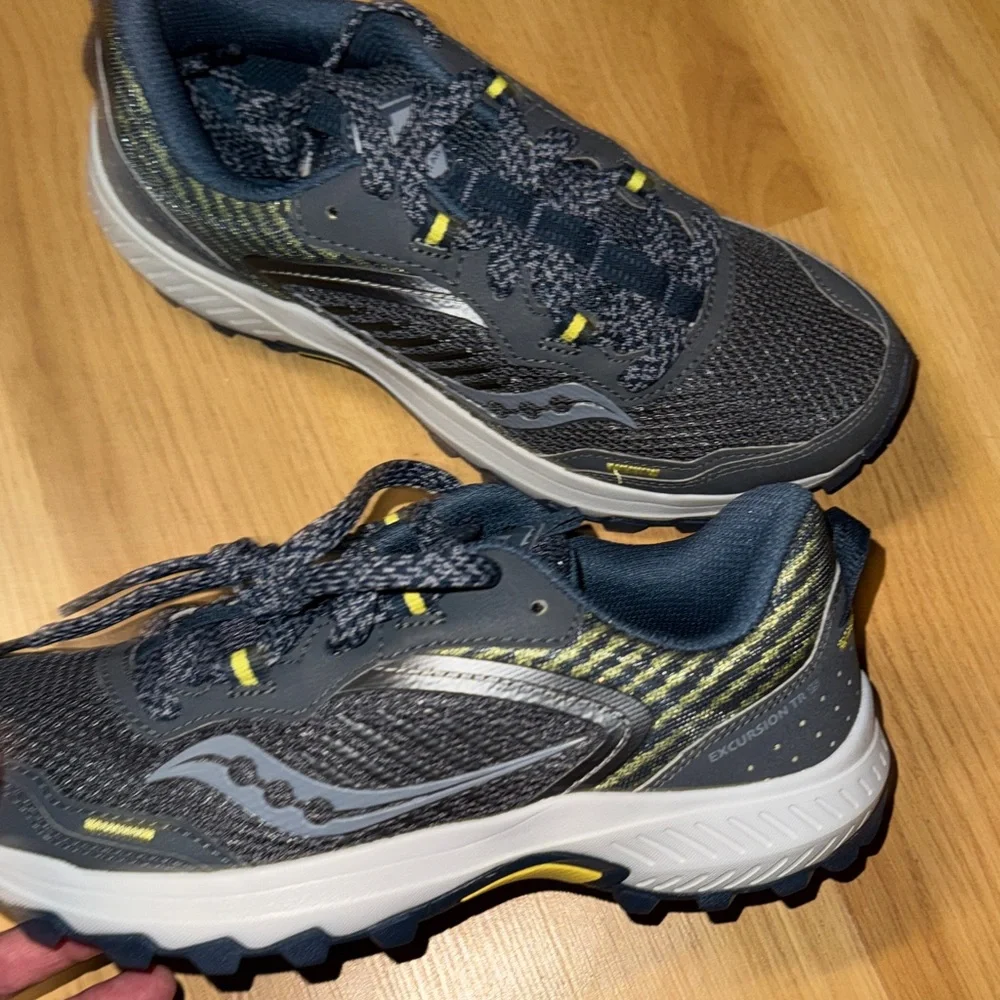 Saucony Women’s 8.5 NEW Excirsion TR 15 trail running shoes Sneakers - Picture 2 of 9